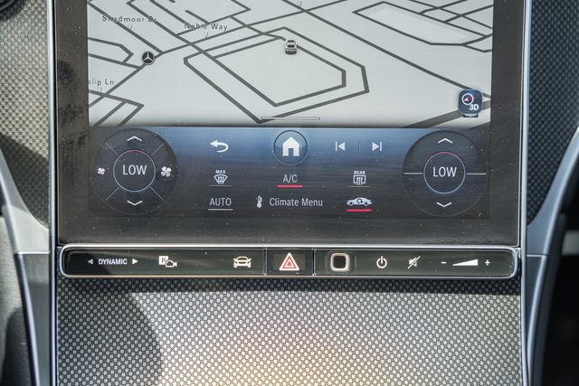 Used 2024 Mercedes-Benz GLC 300 4MATIC image 24