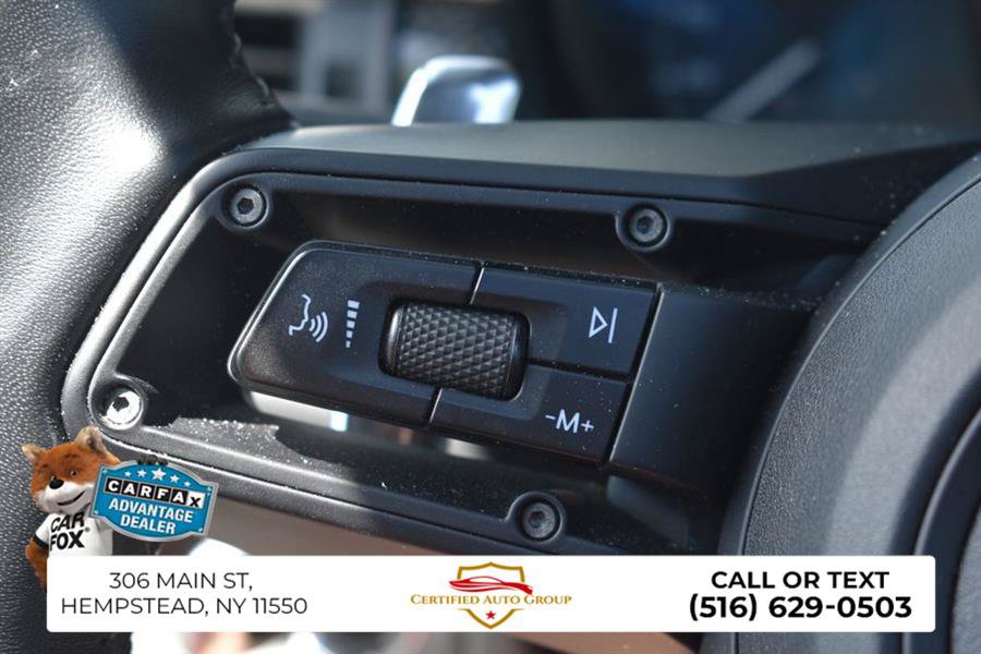 Used 2023 Porsche Macan Turbo AWD/4WD image 15