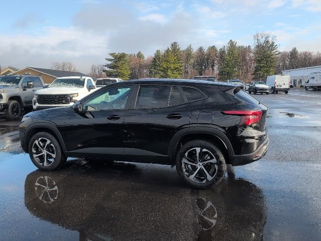 Used 2024 Chevrolet Trax RS FWD image 4