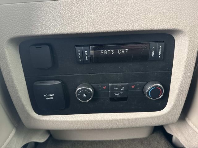 Used 2017 Lincoln Navigator L Select image 18