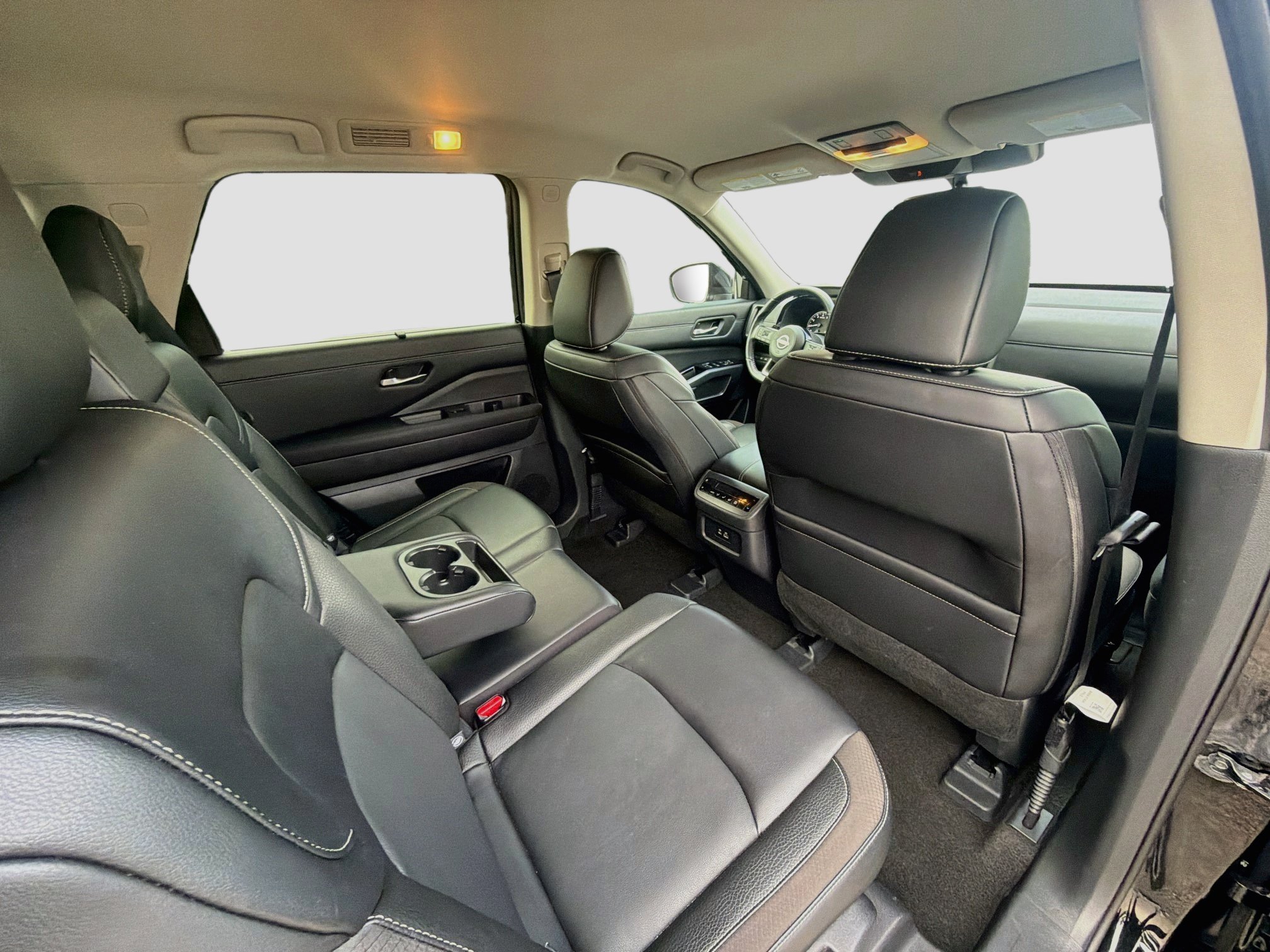 Used 2024 Nissan Pathfinder SL FWD image 26