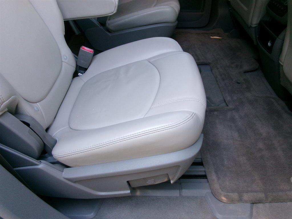 Used 2009 Chevrolet Traverse LT image 26