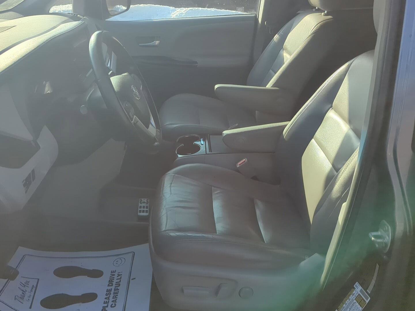 Used 2016 Toyota Sienna XLE Premium w/ Outdoor Package image 11