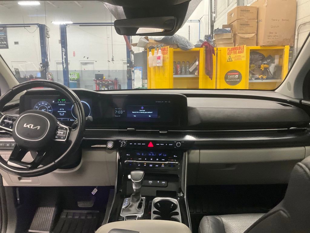 Used 2023 Kia Carnival SX Prestige image 20