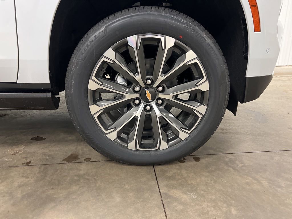 New 2026 Chevrolet Suburban High Country image 21