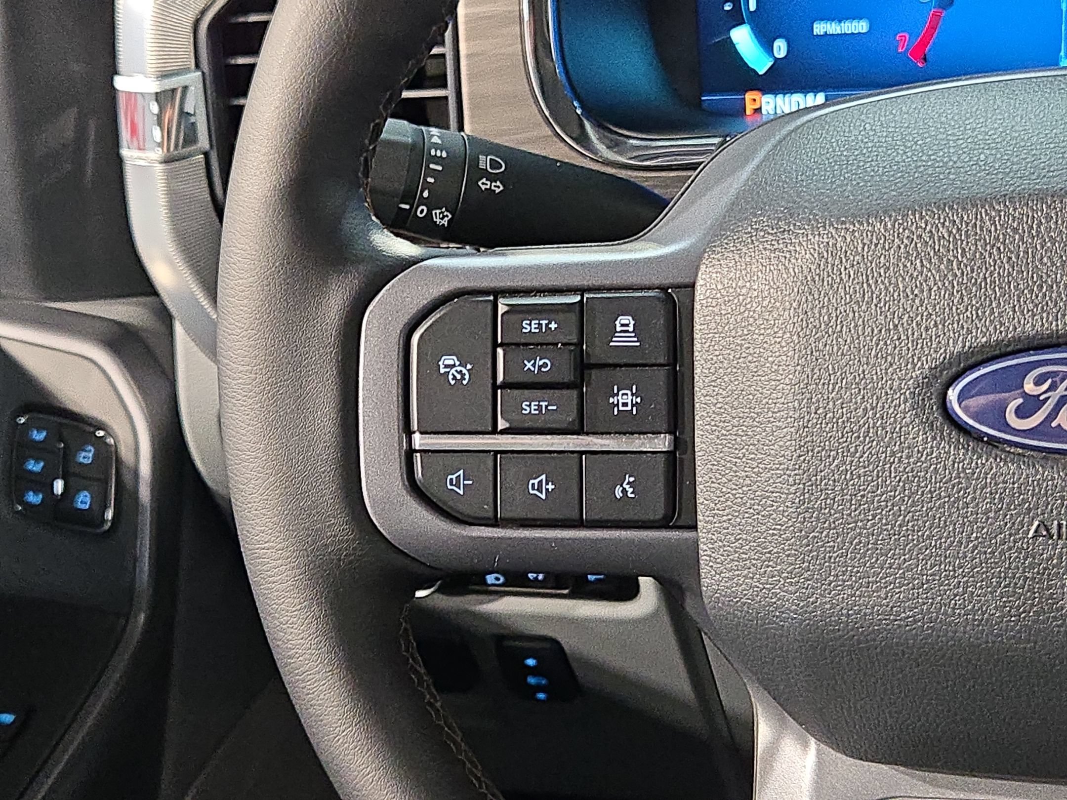 Used 2025 Ford F150 Lariat w/ Equipment Group 501A Mid AWD/4WD image 27