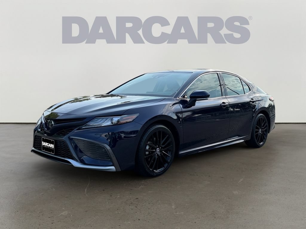 Used 2022 Toyota Camry XSE FWD image 2