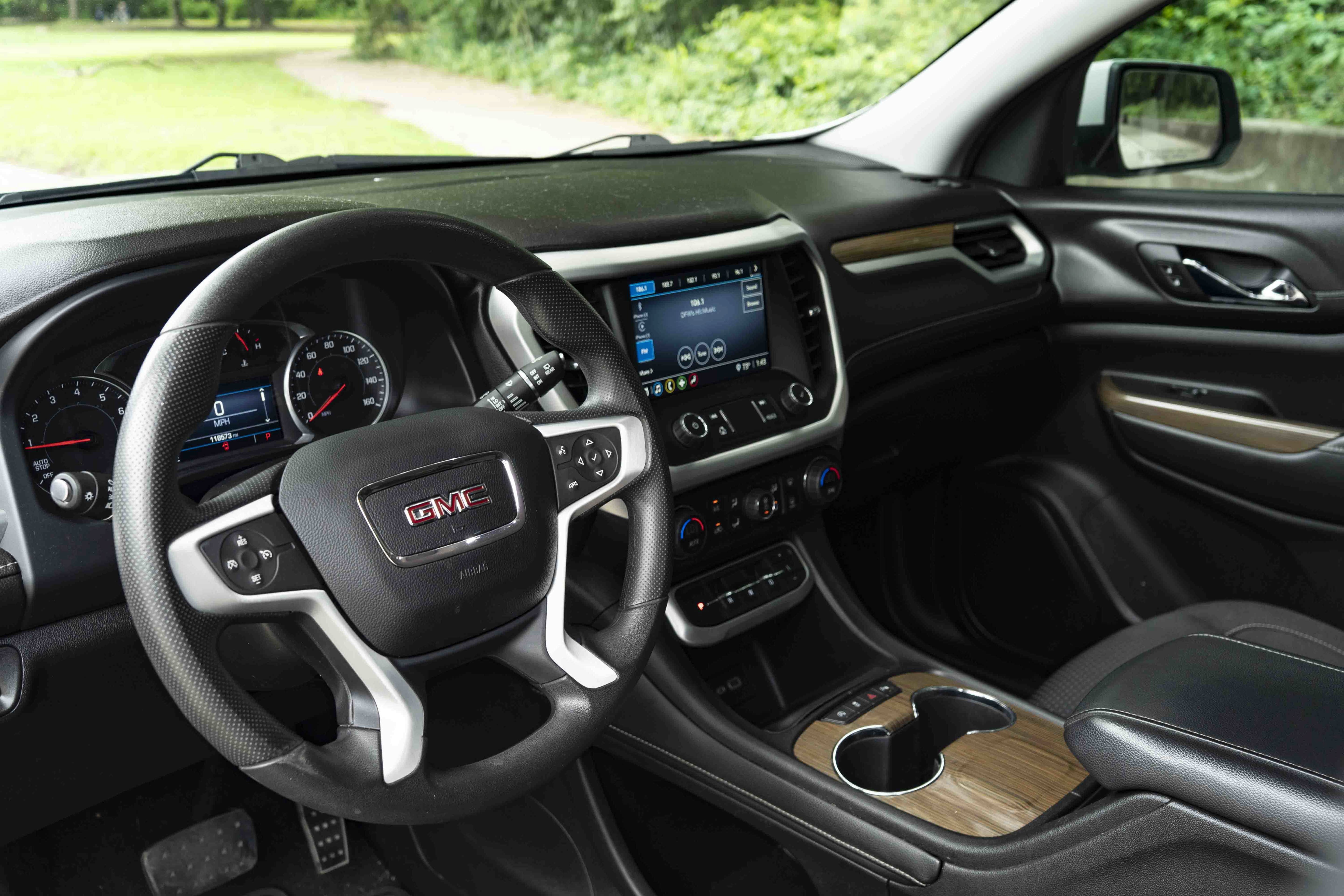 Used 2021 GMC Acadia SLE FWD image 15