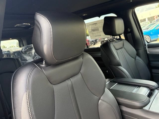 New 2026 Jeep Grand Wagoneer Limited AWD/4WD image 30