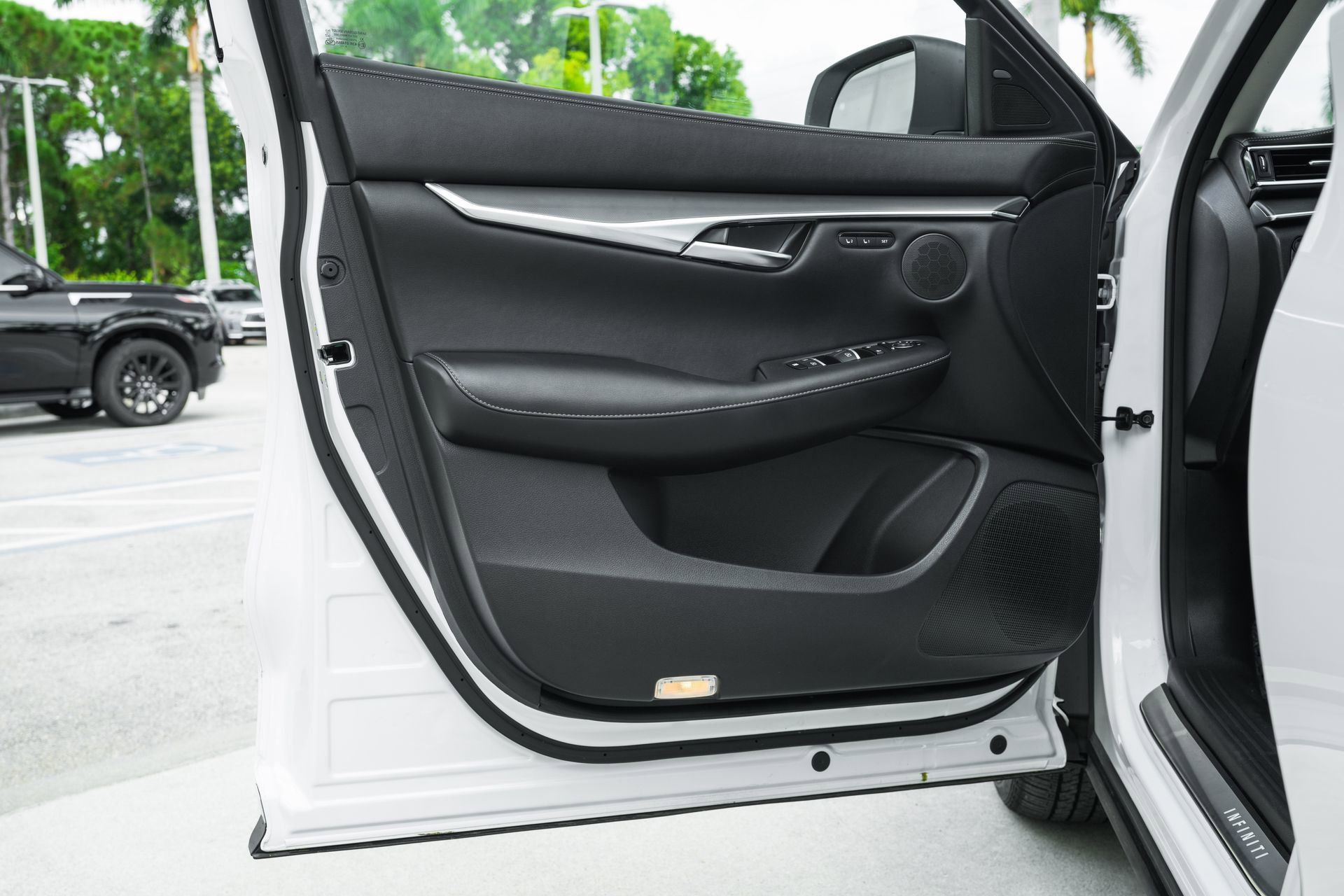 Used 2025 INFINITI QX50 Luxe image 28