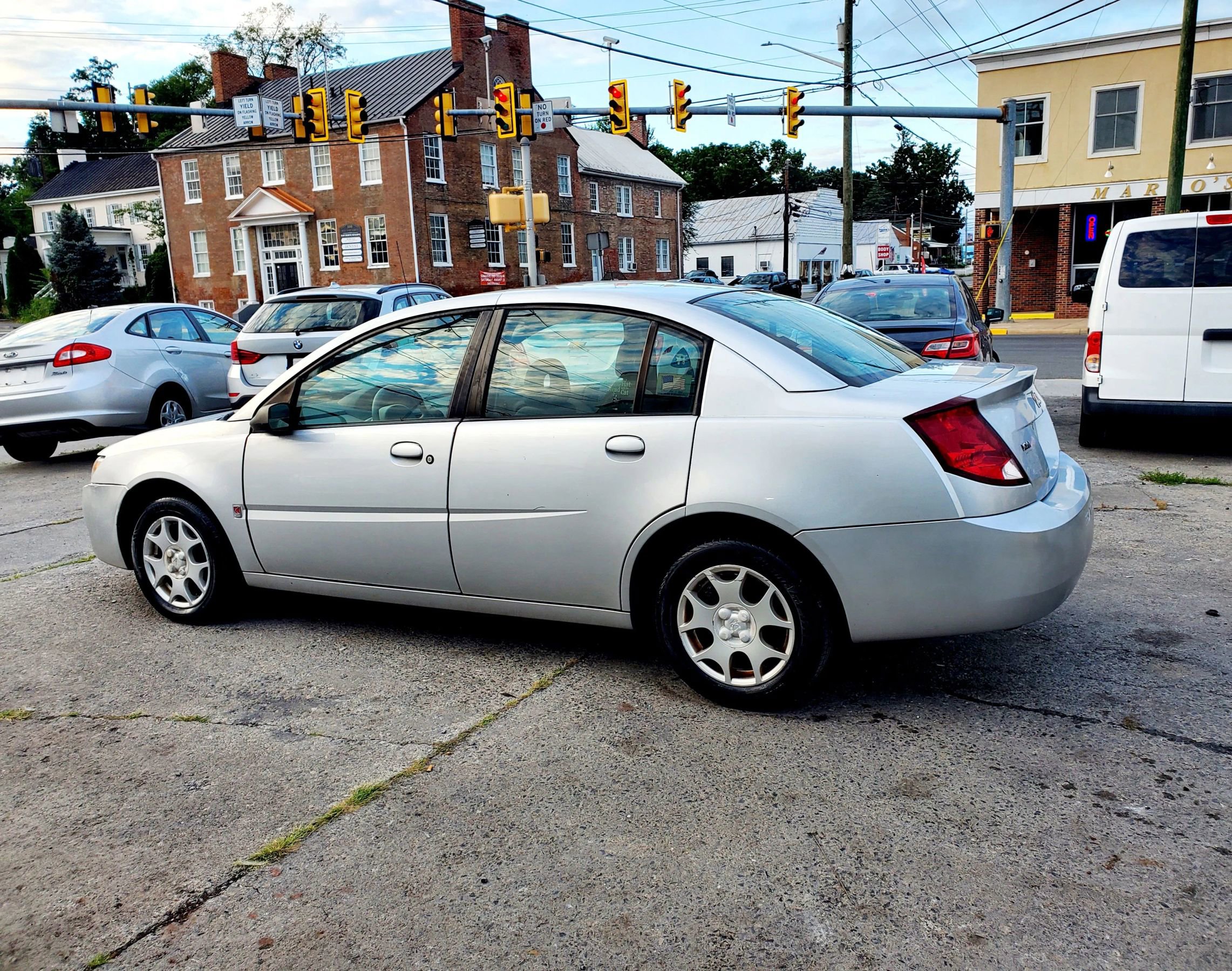 Used 2003 Saturn ION Level 2 w/ Convenience Pkg FWD image 4