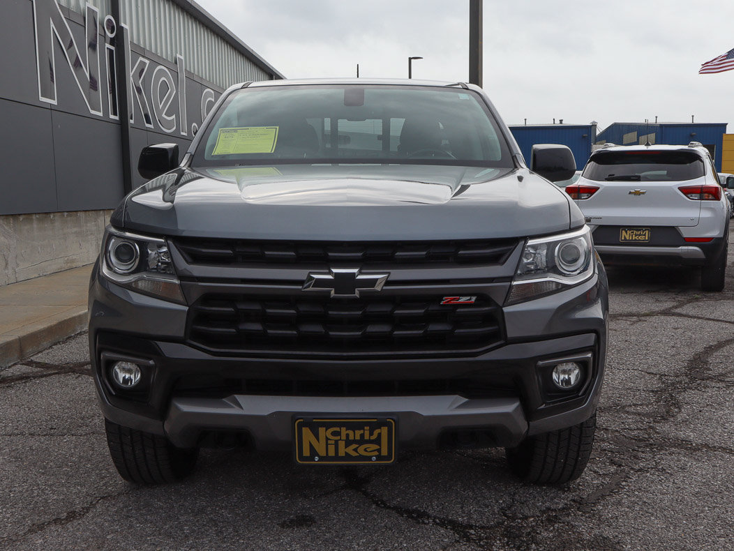 Used 2022 Chevrolet Colorado Z71 AWD/4WD image 2
