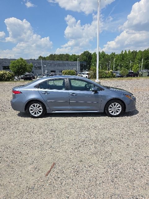 Used 2025 Toyota Corolla LE w/ LE Premium Package FWD image 6