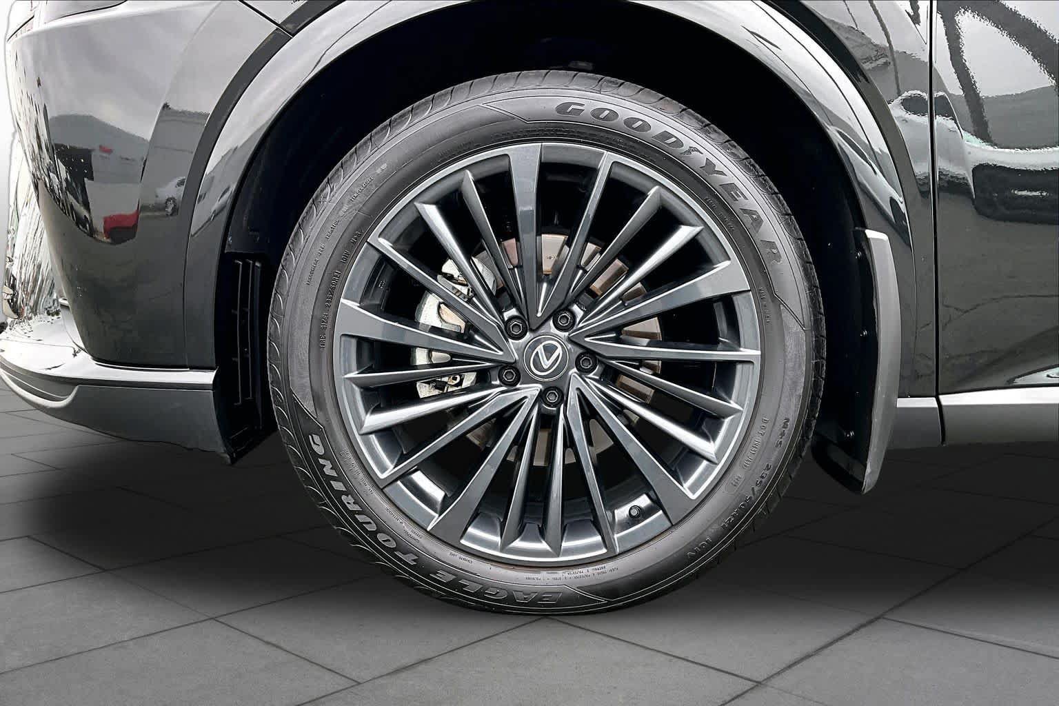 Used 2025 Lexus RX 350h AWD/4WD image 11