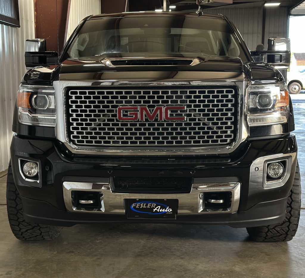Used 2017 GMC Sierra 2500 Denali w/ Duramax Plus Package image 26