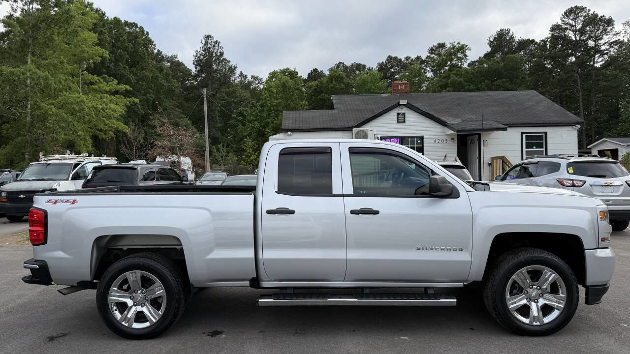 Used 2017 Chevrolet Silverado 1500 Custom w/ Custom Convenience Package AWD/4WD image 8
