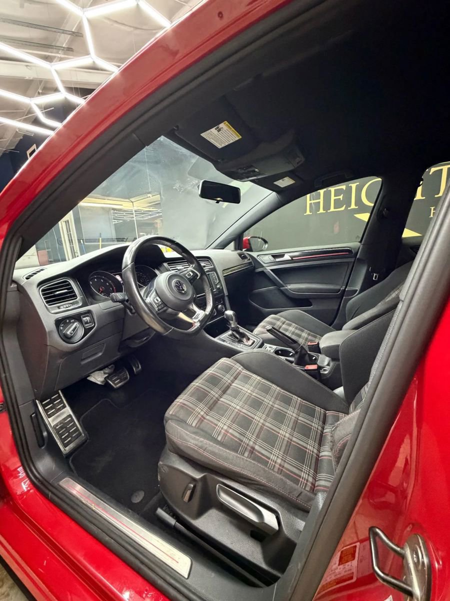 Used 2016 Volkswagen GTI SE FWD image 4