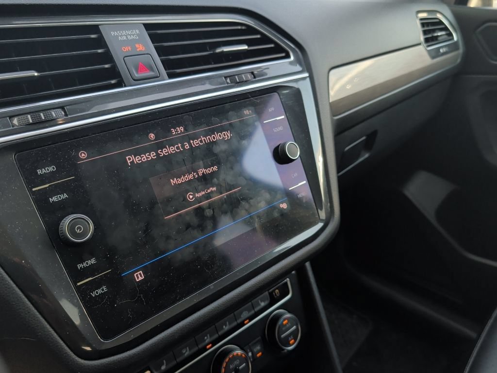 Used 2021 Volkswagen Tiguan SE w/ Panoramic Sunroof Package FWD image 8