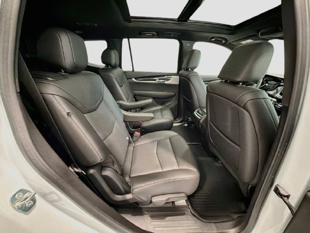 Certified 2024 Cadillac XT6 Premium Luxury w/ LPO, Floor Liner Package AWD/4WD image 25
