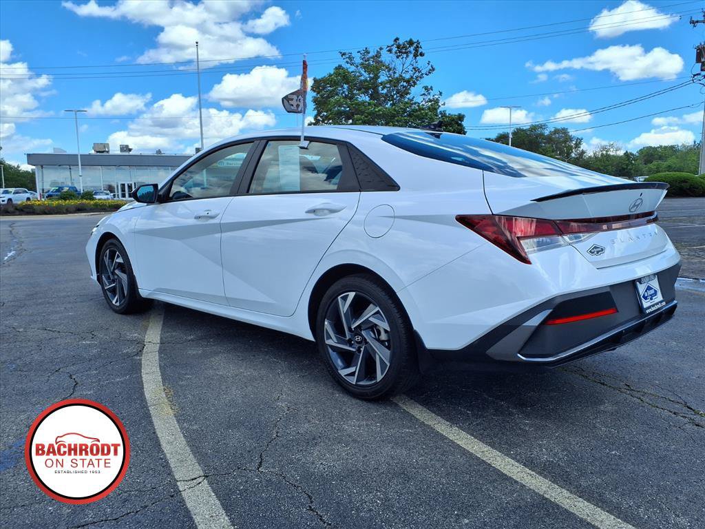 Used 2025 Hyundai Elantra Sport FWD image 3