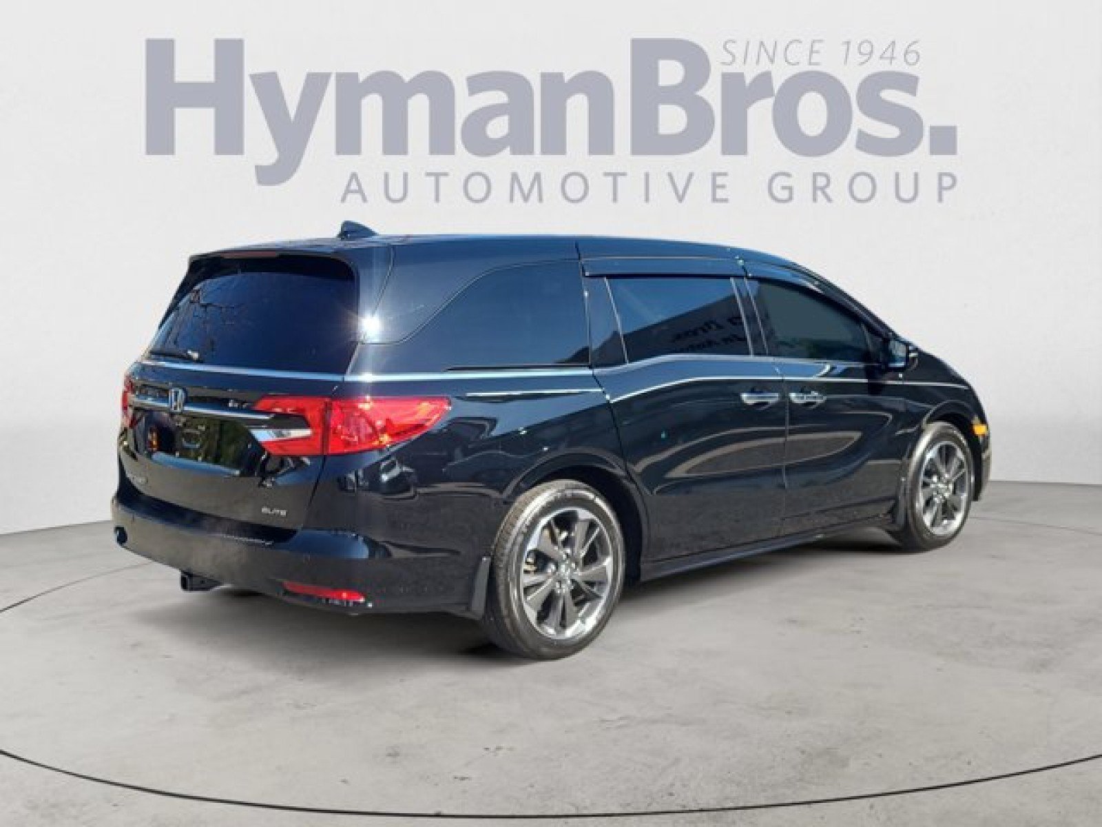 Used 2023 Honda Odyssey Elite image 3