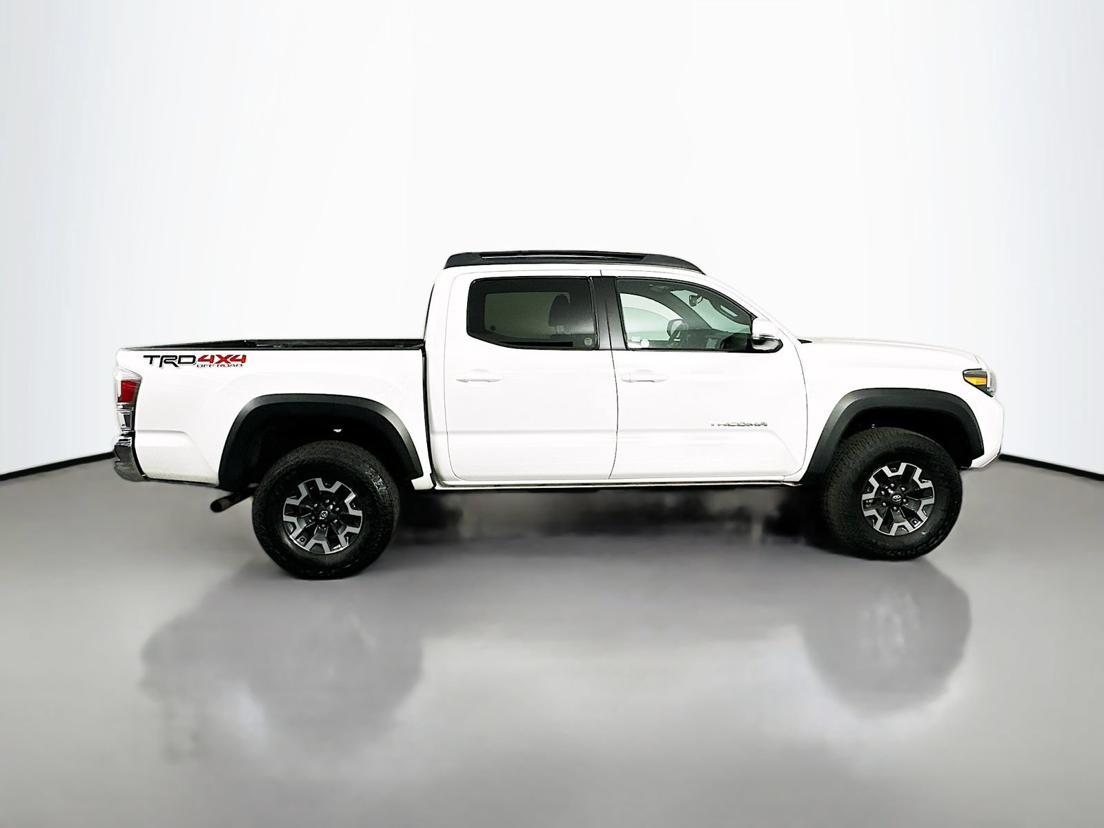 Certified 2023 Toyota Tacoma TRD Off-Road AWD/4WD image 8