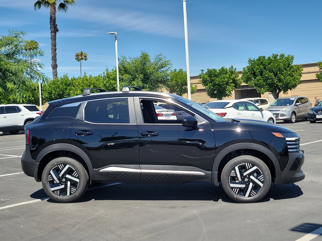New 2026 Nissan Kicks SV w/ Cold Weather Package FWD image 7