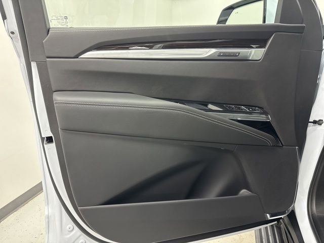 New 2026 Cadillac Escalade ESV Luxury w/ Touring Package AWD/4WD image 8