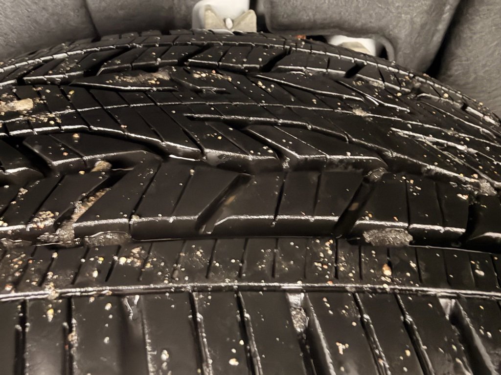 Used 2024 GMC Acadia Denali image 13