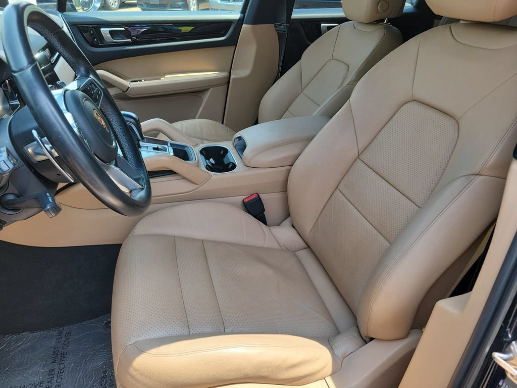Used 2020 Porsche Cayenne AWD/4WD image 10