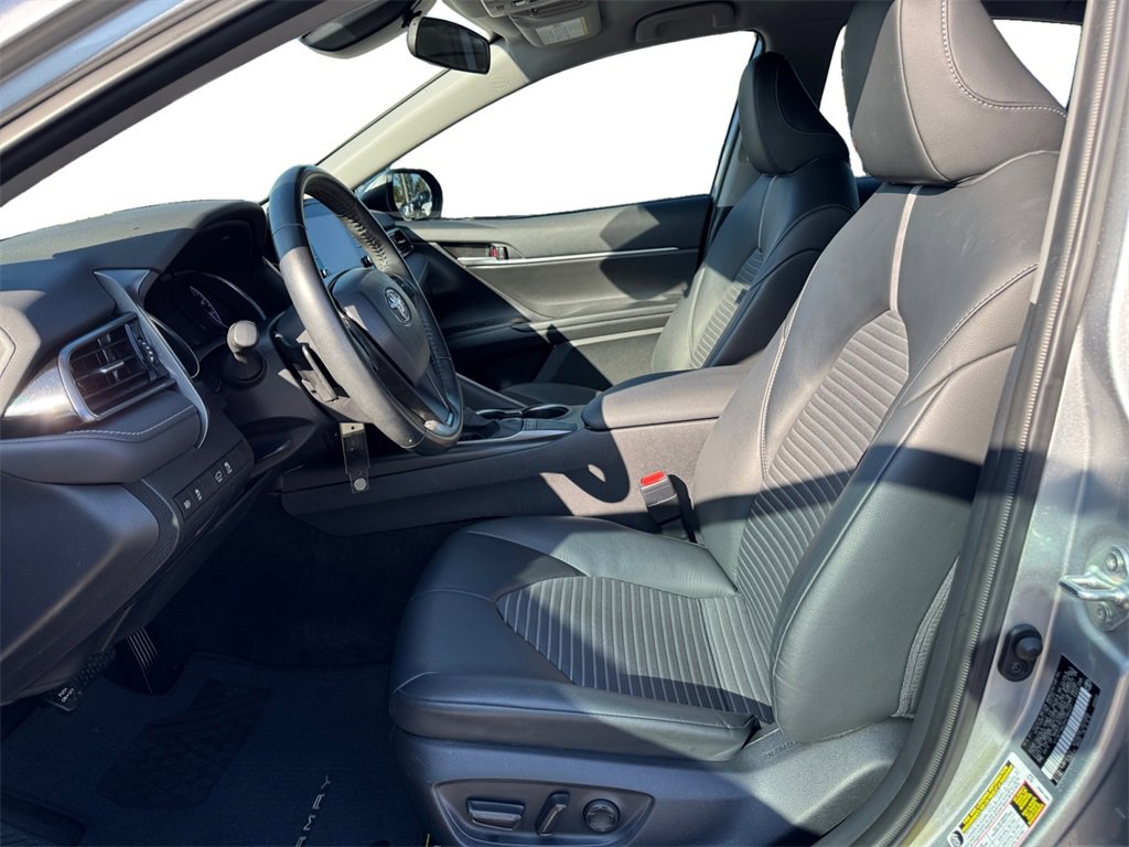 Used 2023 Toyota Camry SE image 9