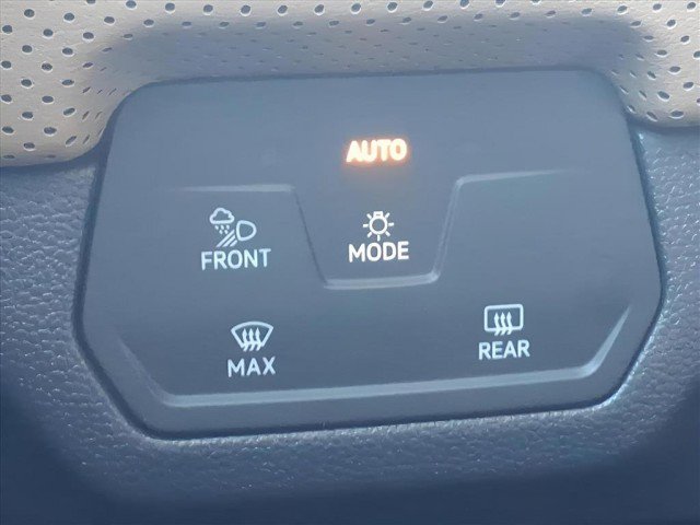 New 2026 Volkswagen Atlas Cross Sport SE image 22