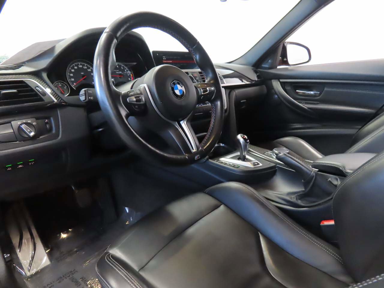 Used 2018 BMW M3 RWD image 9