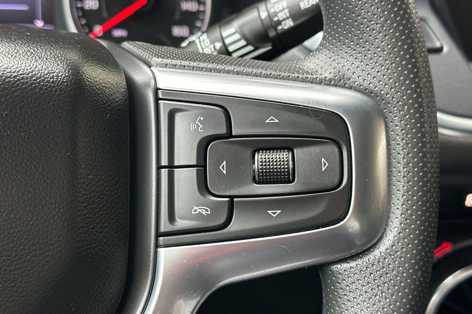 Certified 2022 Chevrolet Blazer LT w/ LPO, Black Grille Bar Package image 32