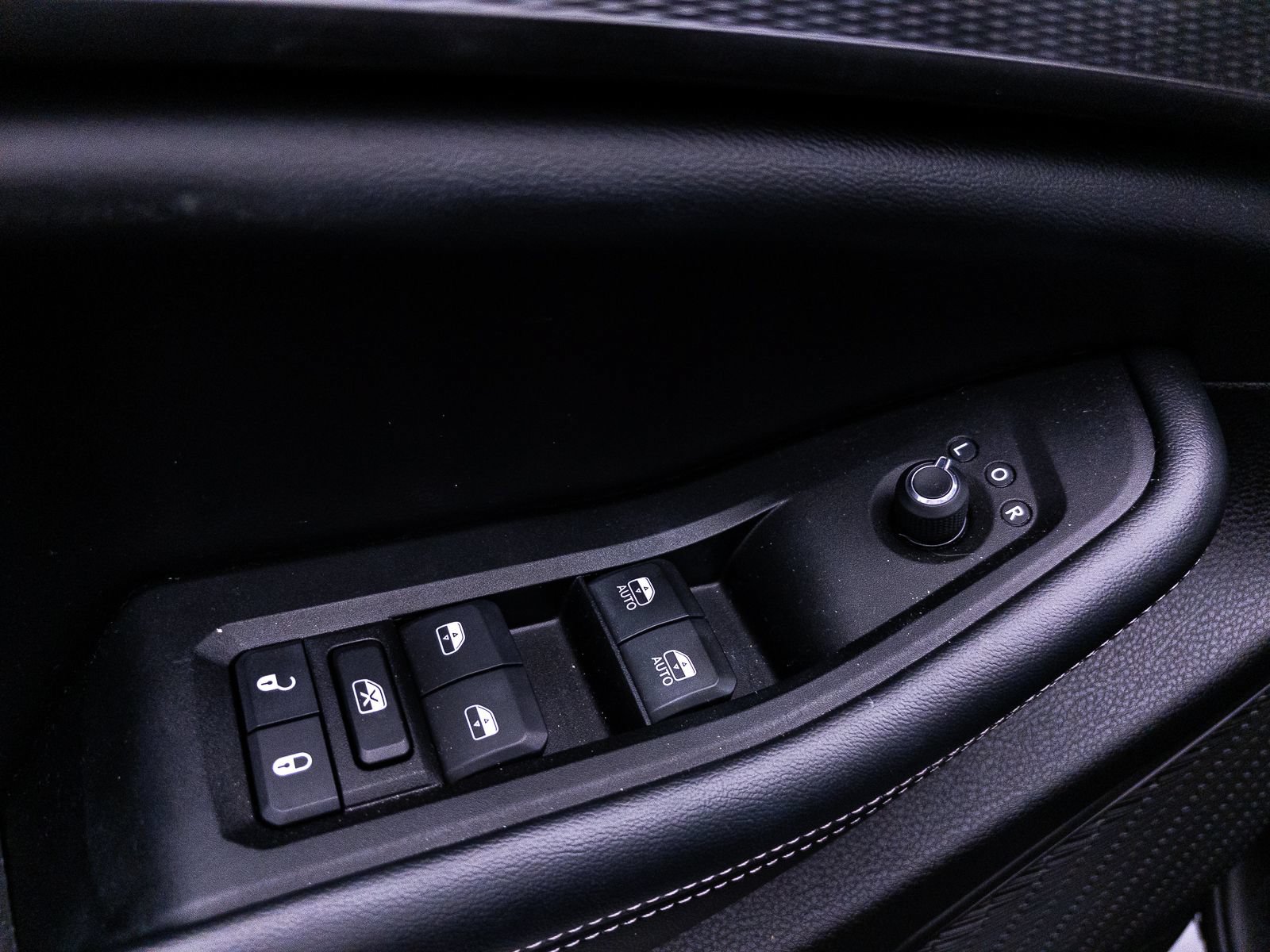Used 2024 Jeep Grand Cherokee L Altitude RWD image 19