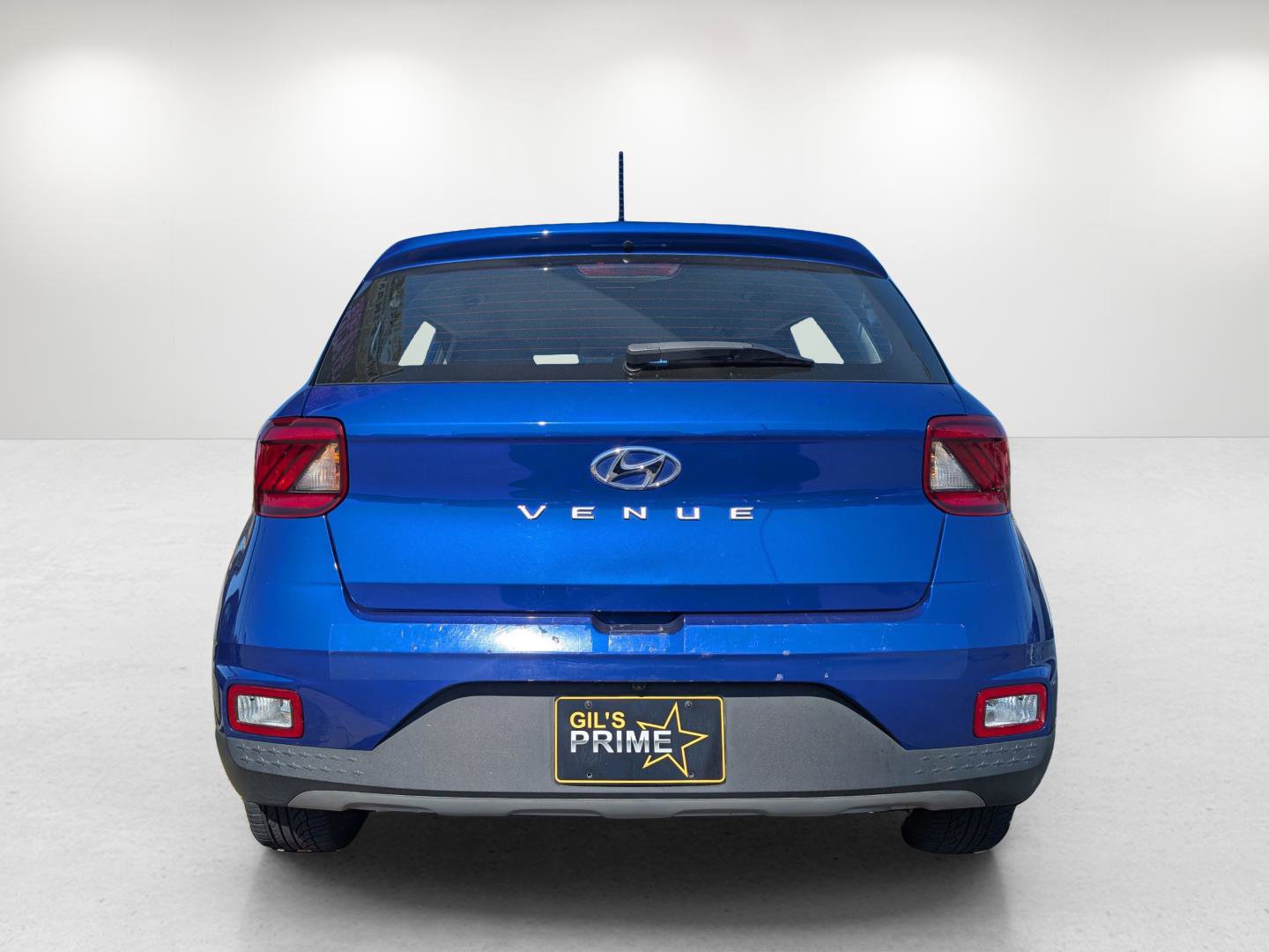 Used 2023 Hyundai Venue Limited image 5