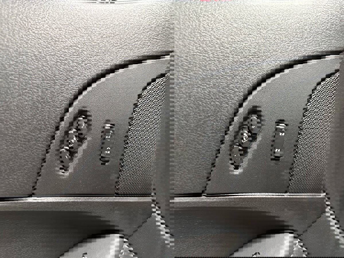 Used 2006 Chevrolet Corvette Convertible w/ Preferred Equipment Group image 21