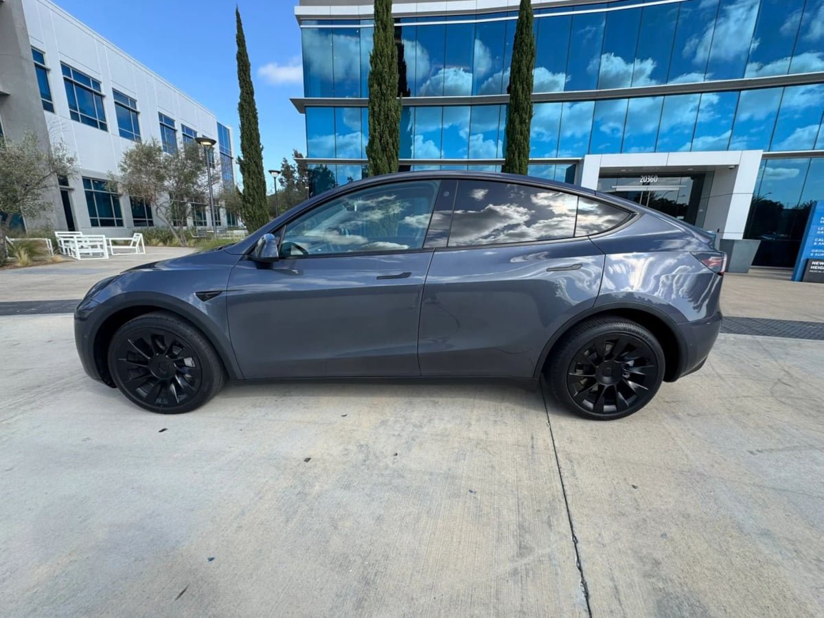 Used 2022 Tesla Model Y Long Range AWD/4WD image 8