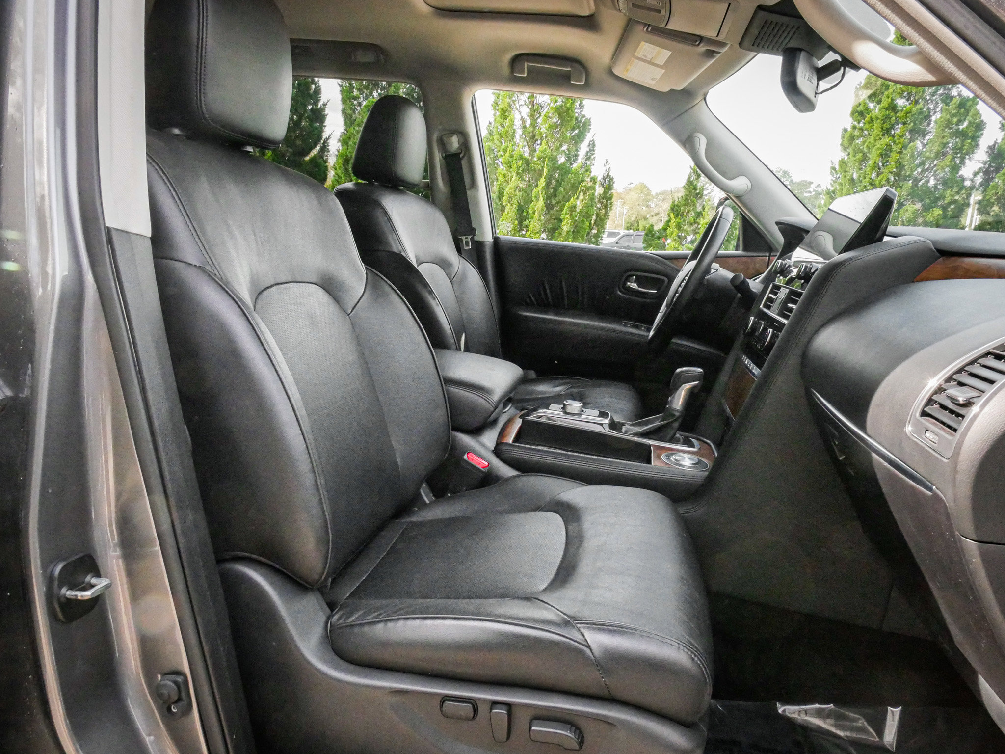 Used 2022 Nissan Armada SL image 33