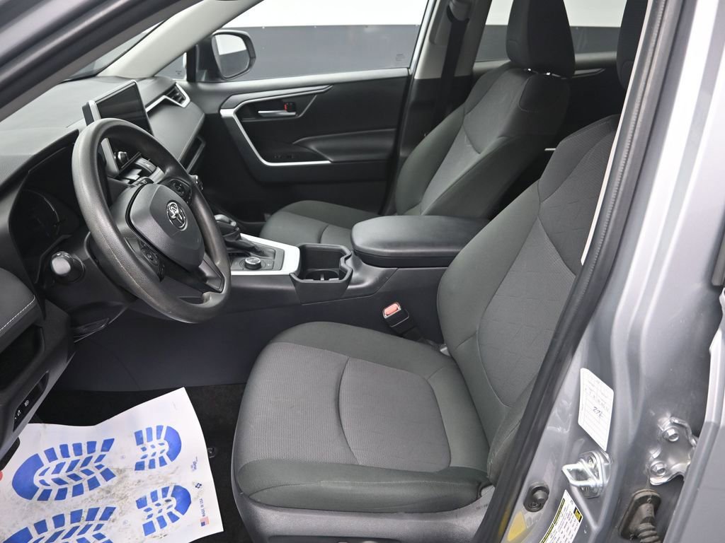 Used 2025 Toyota RAV4 XLE image 14