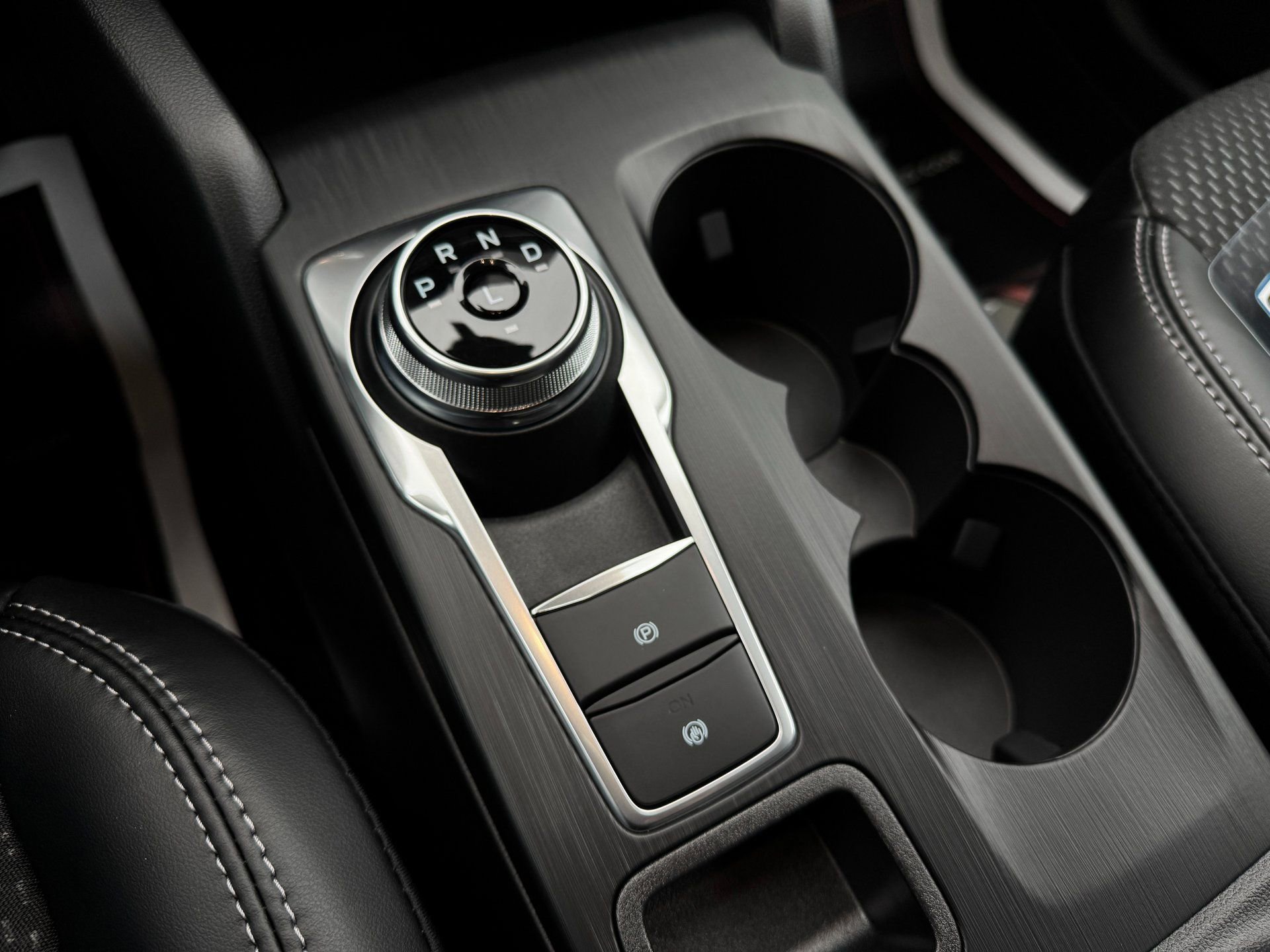 Used 2025 Ford Escape SE image 24