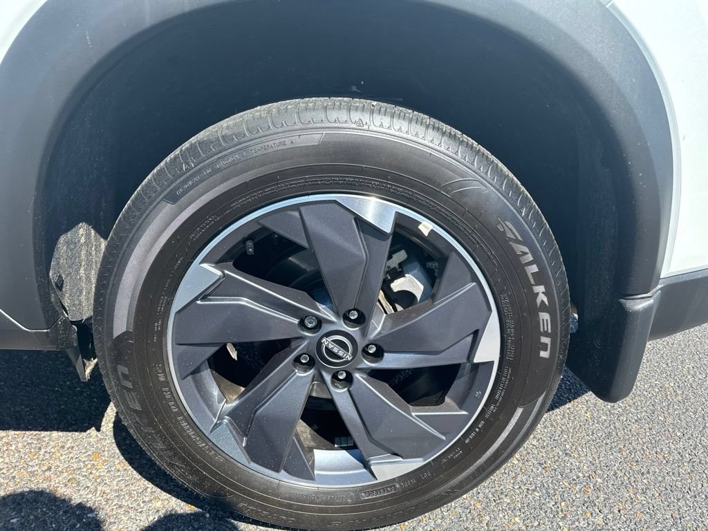 Used 2026 Nissan Rogue SV FWD image 10