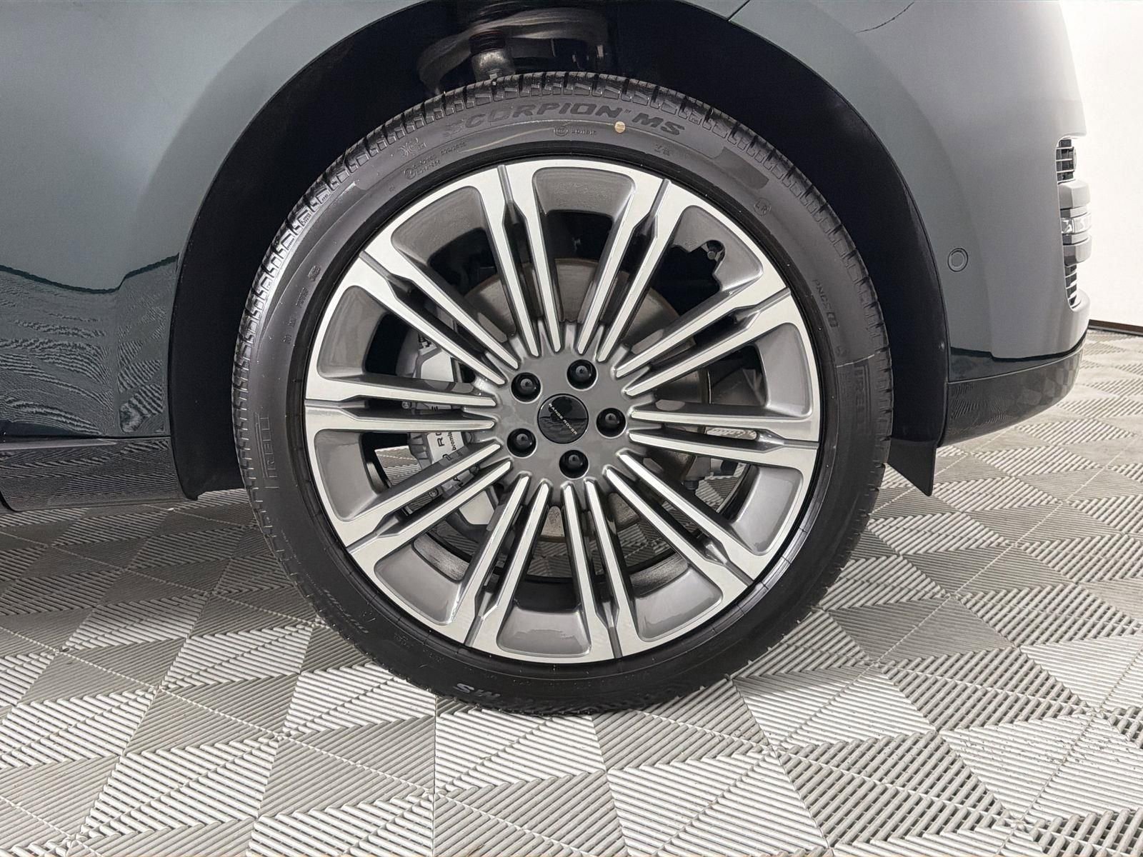 New 2026 Land Rover Range Rover SE image 35