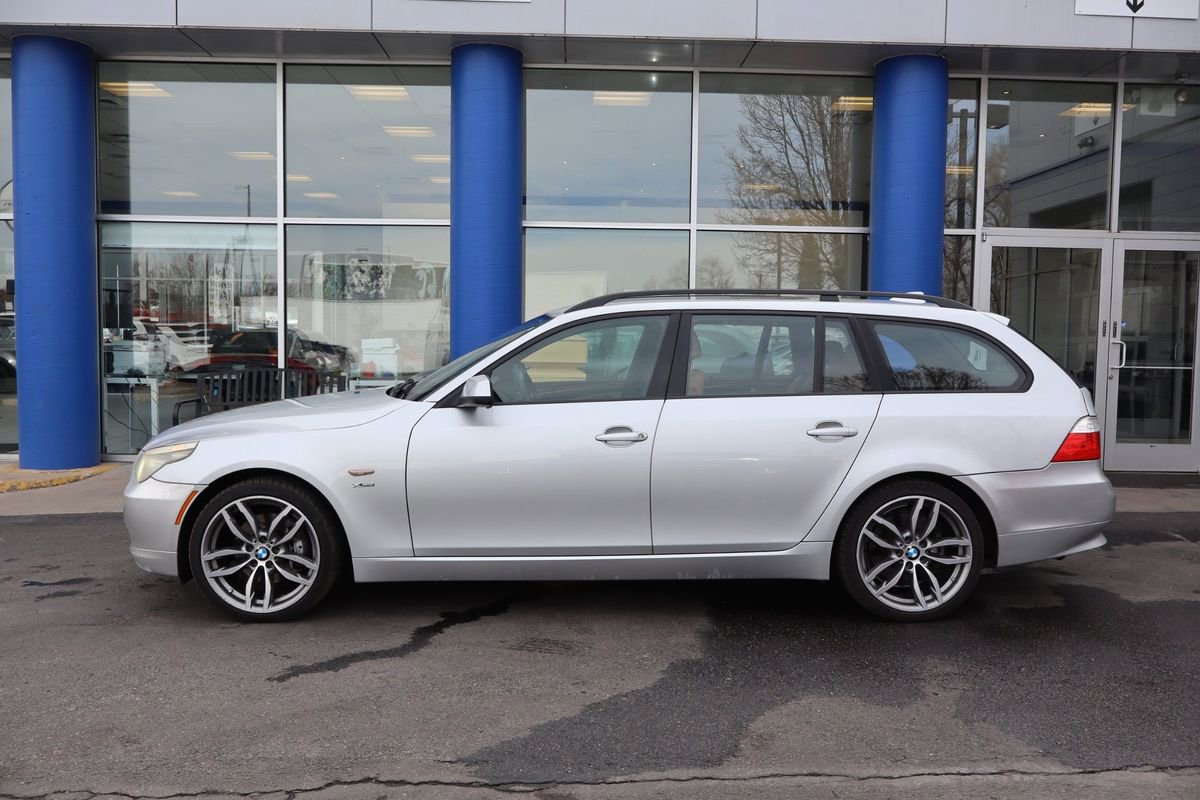Used 2010 BMW 535i xDrive Wagon AWD/4WD image 2