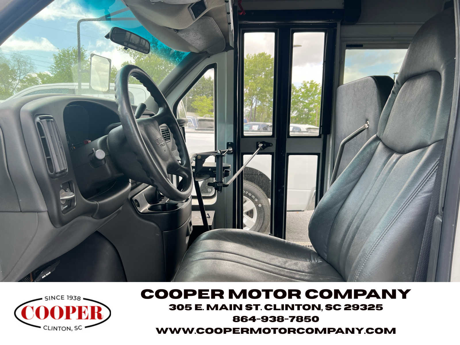 Used 2002 GMC Savana 3500 image 12