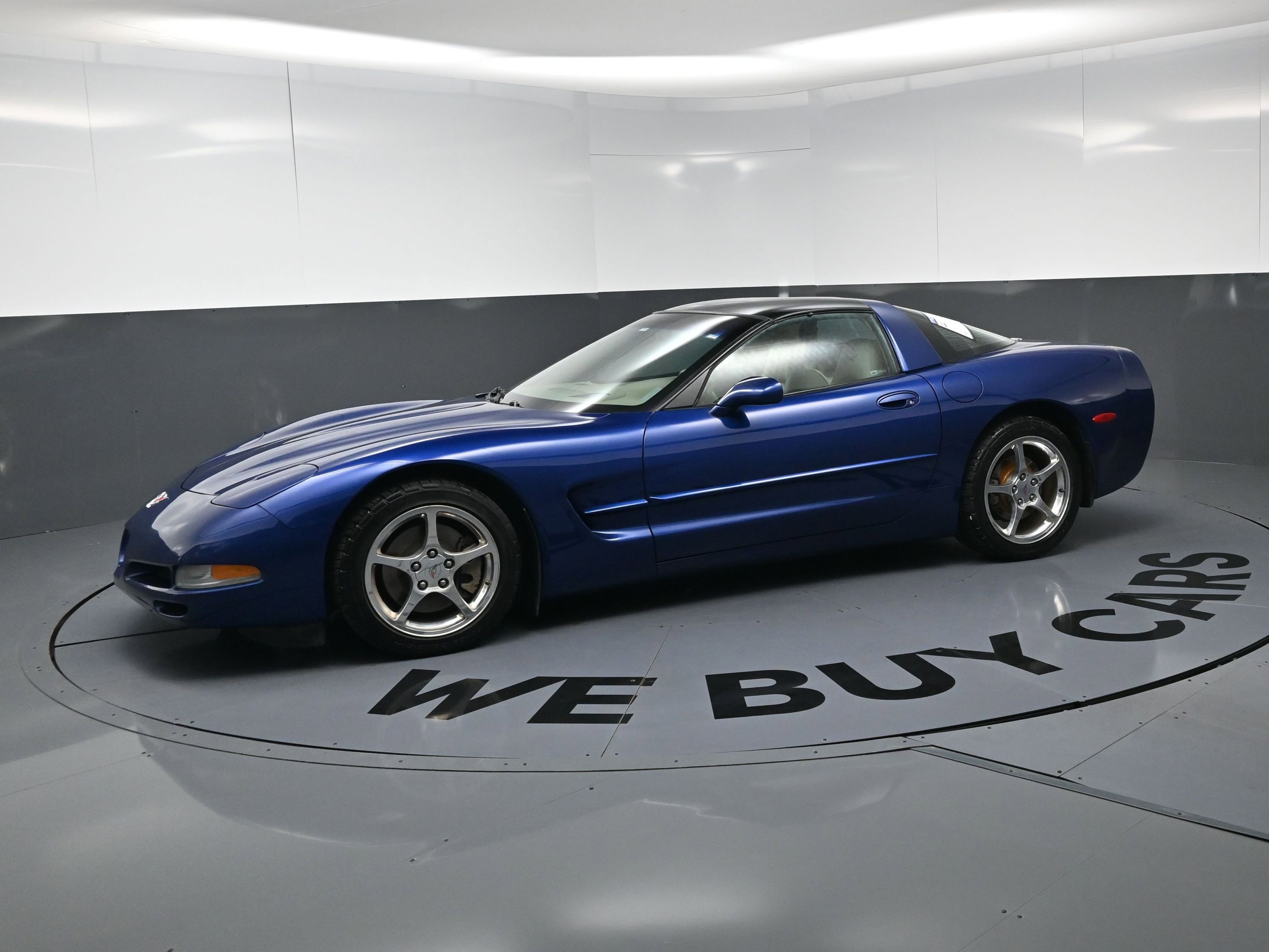 Used 2004 Chevrolet Corvette Coupe w/ Preferred Equipment Group RWD image 6