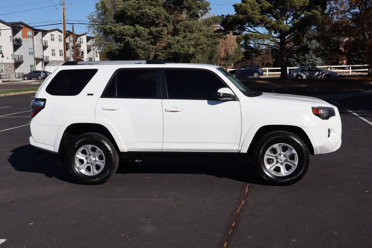 Used 2022 Toyota 4Runner SR5 Premium image 3