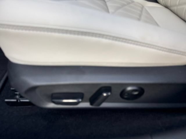 Used 2026 Nissan Sentra SL w/ Floor Mat Package FWD image 13