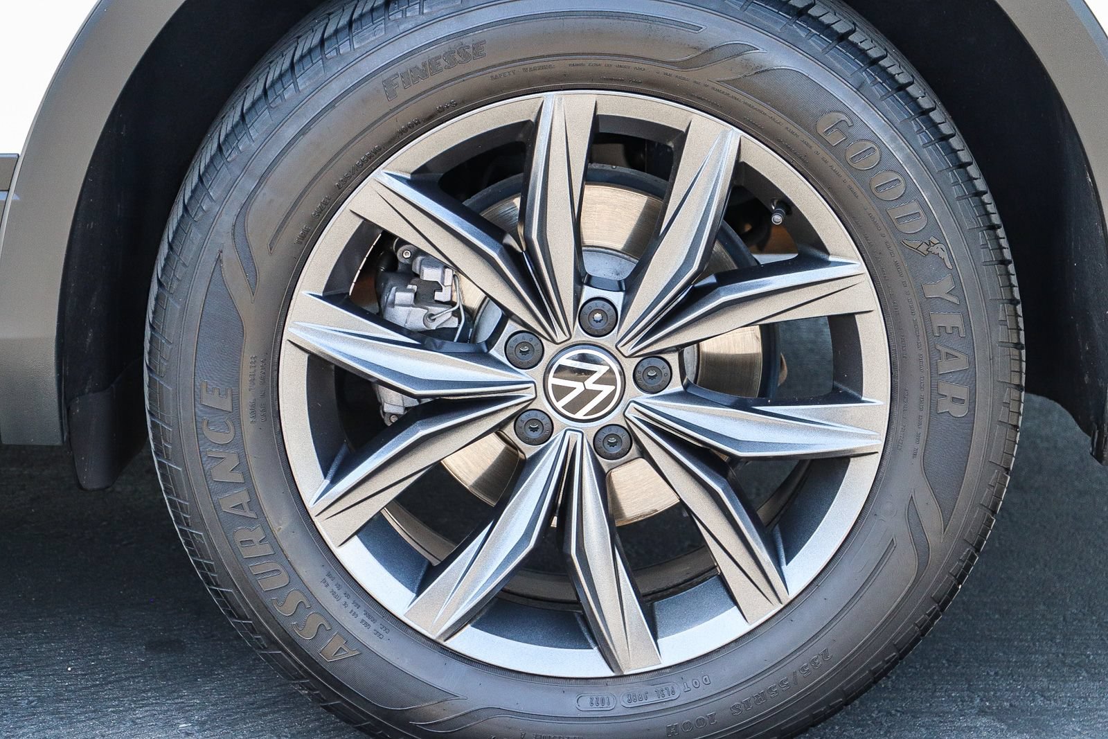 Certified 2022 Volkswagen Tiguan SE FWD image 13