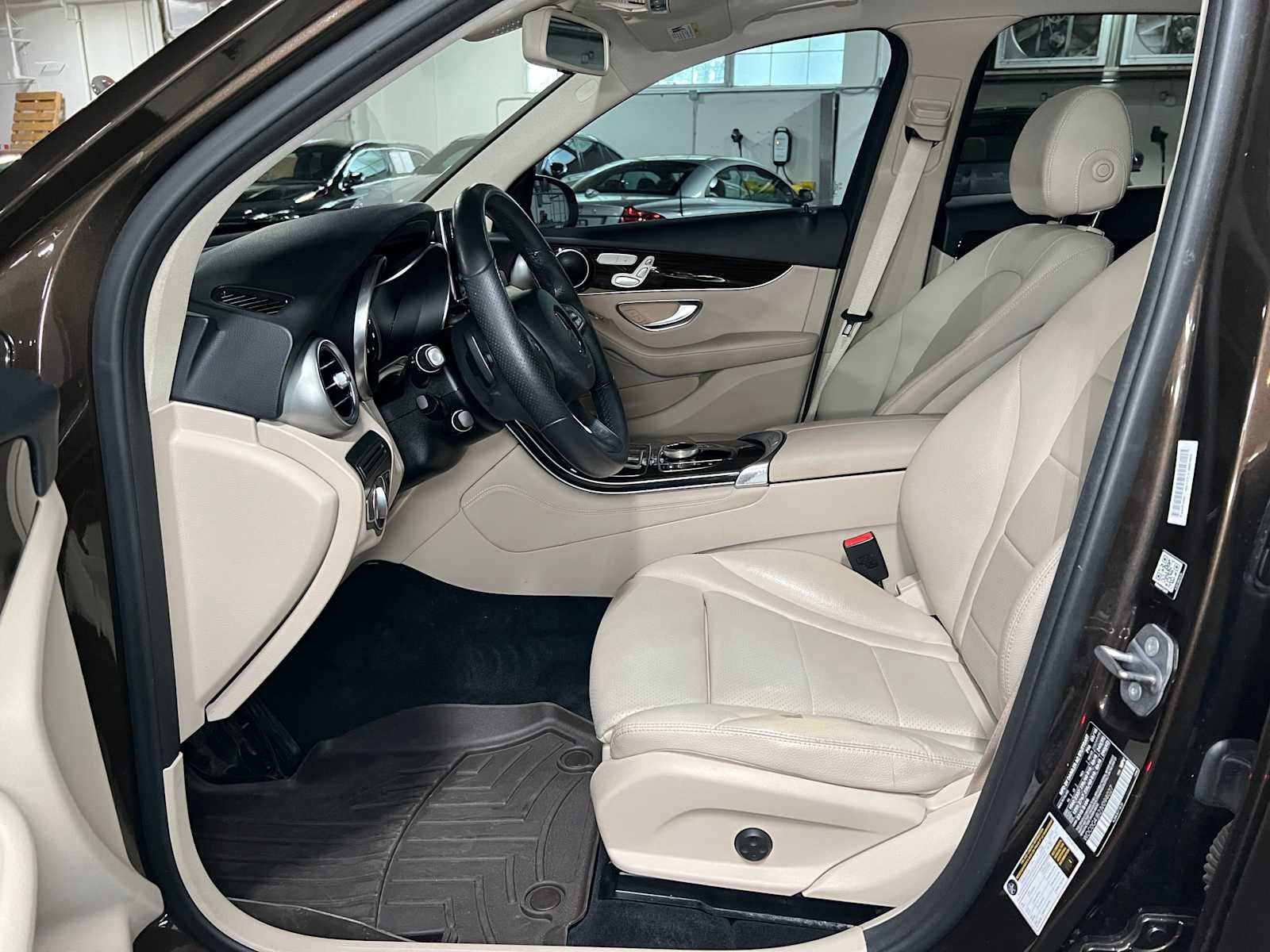 Used 2018 Mercedes-Benz GLC 300 image 21